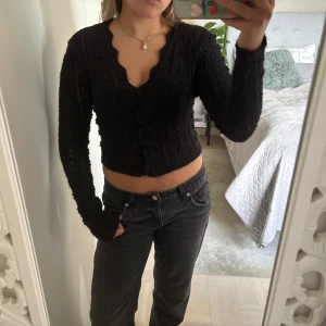 Topp från Zara  - Säljer denna så snygga top från Zara i storlek Xs, toppen är i bra skick och säljer för endast 80kr🩷