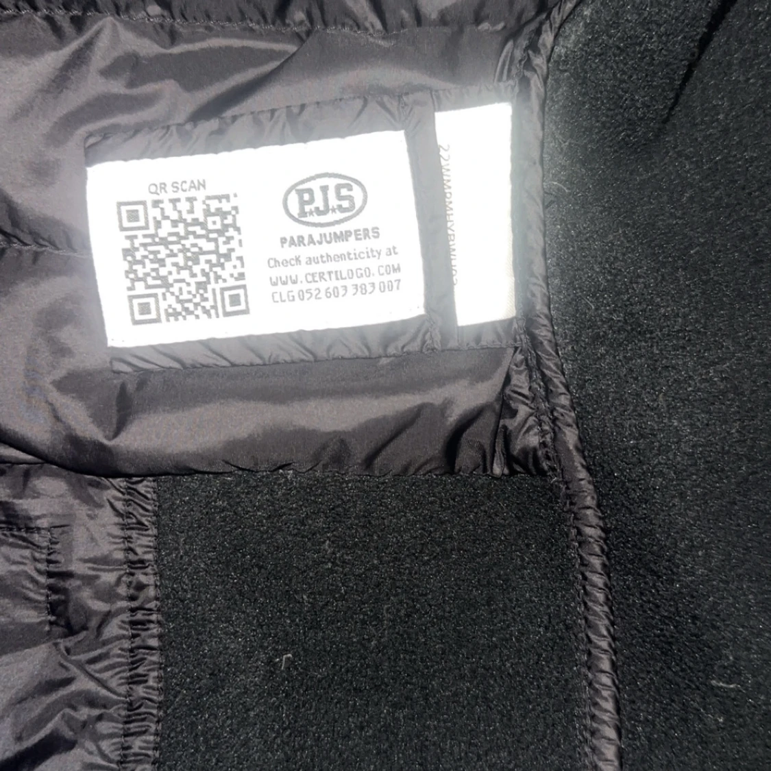 Svart dunväst från Parajumpers L - 3