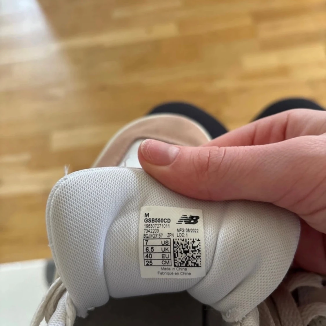 New Balance 550 sneakers i vitt och rosa - 4