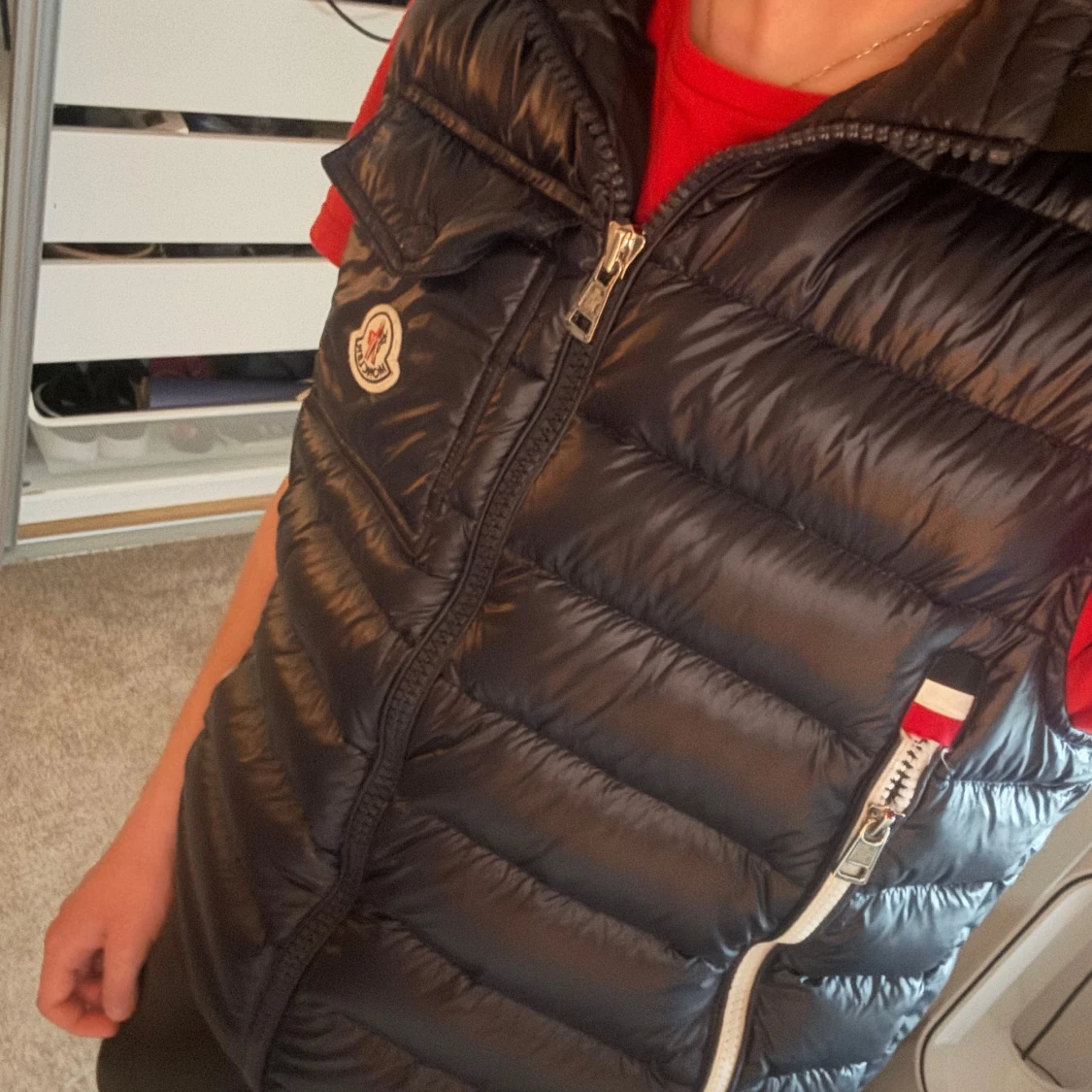 Svart dunväst från Moncler med huva - 3