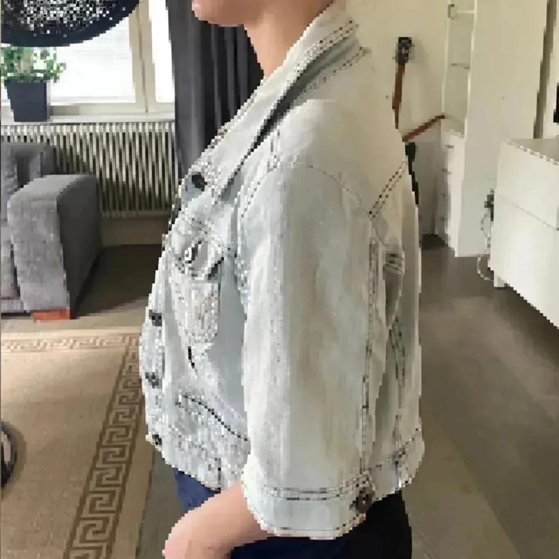 Ljus jeansjacka från ONLY, croppad - 4