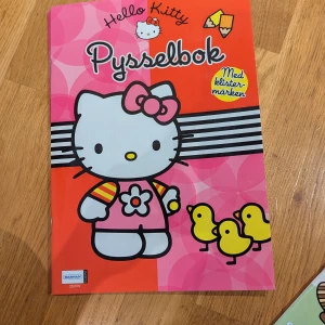 Tre oanvända hello Kitty - pyssel/målarböcker  - Tre målarböcker och pysselböcker av hello Kitty tema, helt oanvända