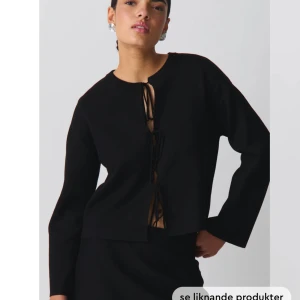 Kofta gina - Fint skick men säljer då den är för kort i armarna på mig