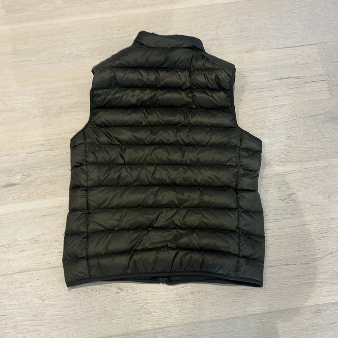 UNICLO DUNVÄST GRÖN - 1