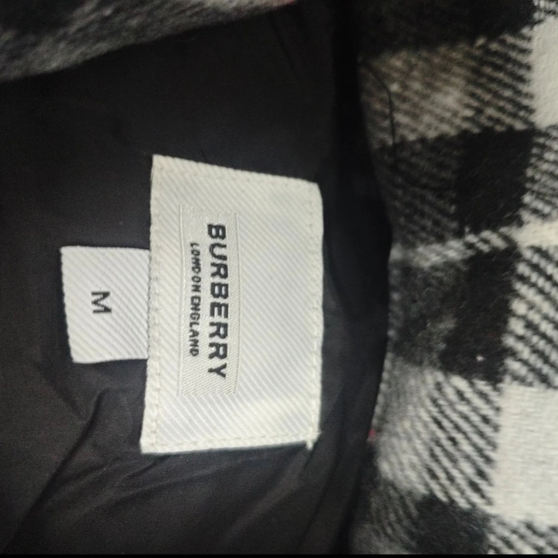 Svart pufferjacka från Burberry M - 1