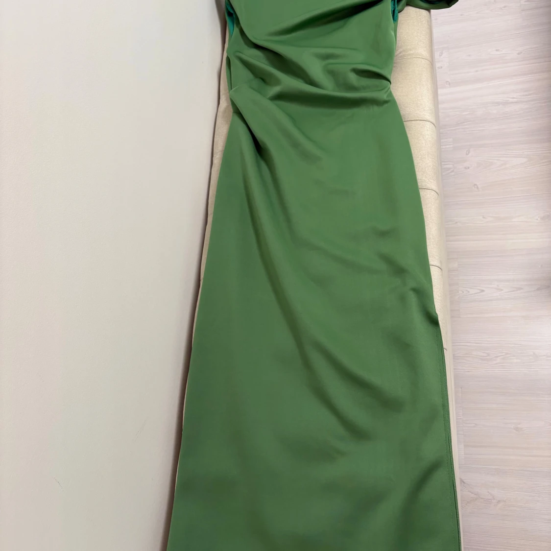 Grön långklänning asos design