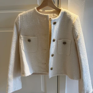 ba/sh - Jacka från ba/sh med prislapp kvar. Aldrig använd. Storlek 1/S.  