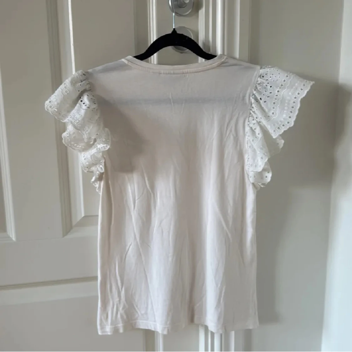Vit blus med volangärmar från Vila - 1