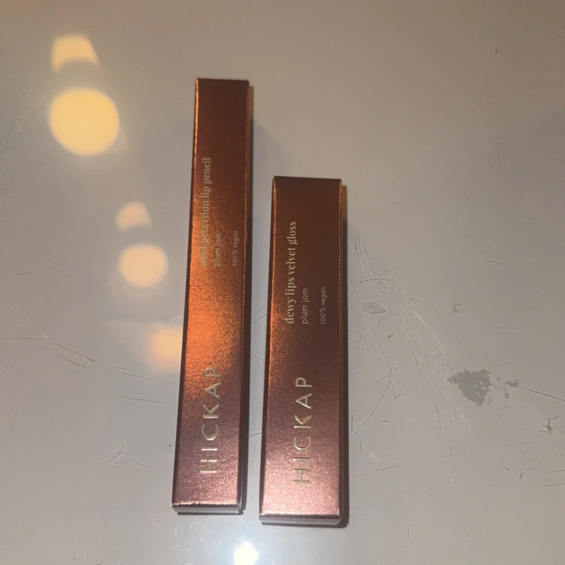 Hickap läppglans & läppenna Plum Jam - 2