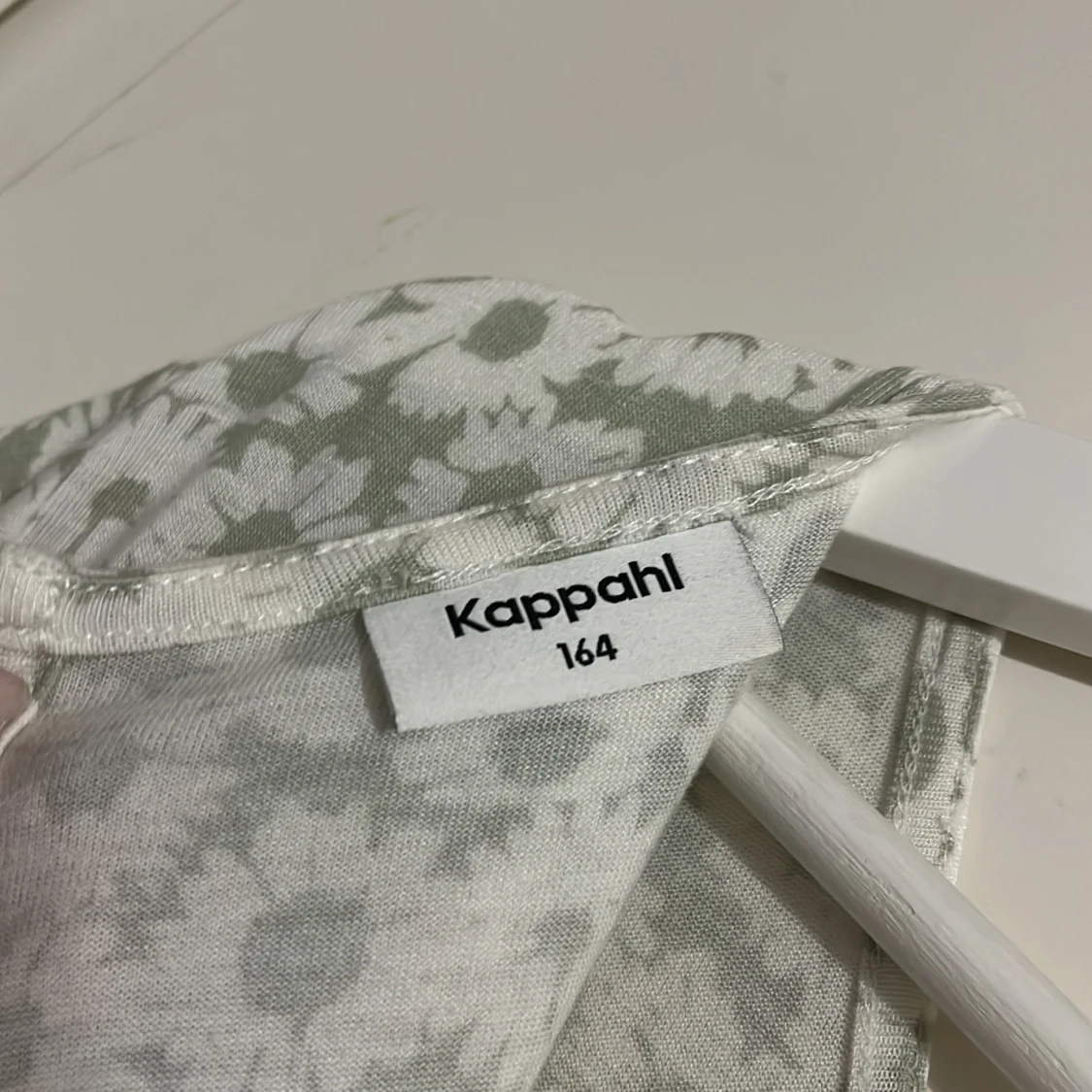 Blommig jumpsuit från Kappahl - 2
