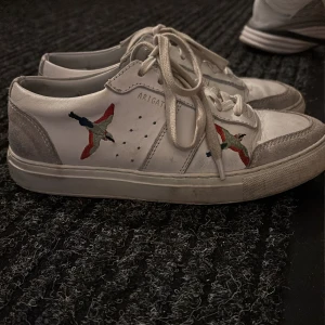 Axel arigato skor - Jättefina skor från Axel Arigato, de är i fint skick. Pris kan diskuteras 