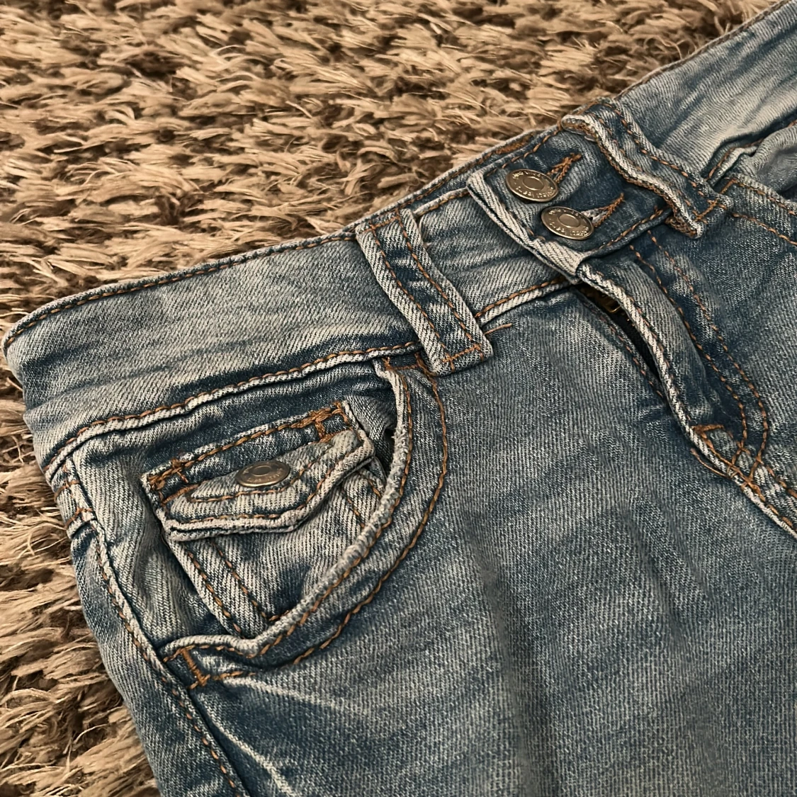 Ljusblå bootcut jeans  - 3