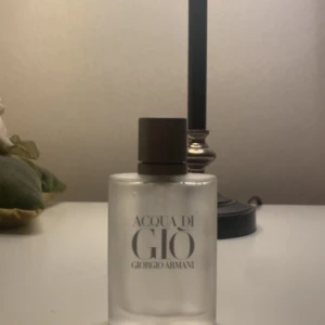 Tom parfymflaska  - En tom aqua di gio edt parfymflaska