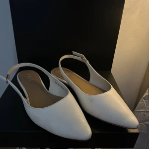 Skor - Ballerinaskor med slingback🤍 Köpta för 500kr