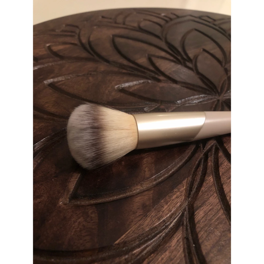 Flaer - Duo sminkborste i beige och guld - 1