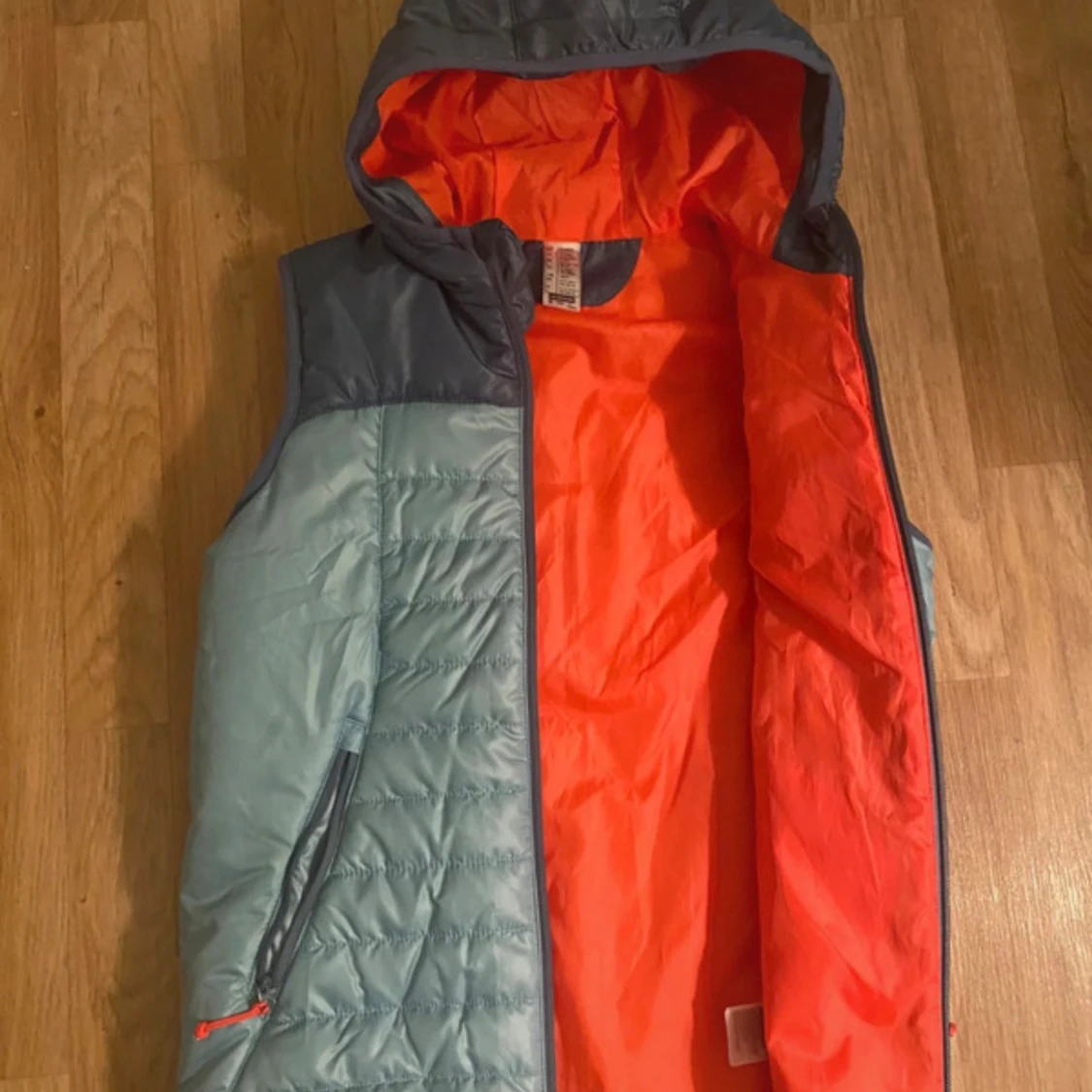 Blå dunväst med huva från Quechua - 1