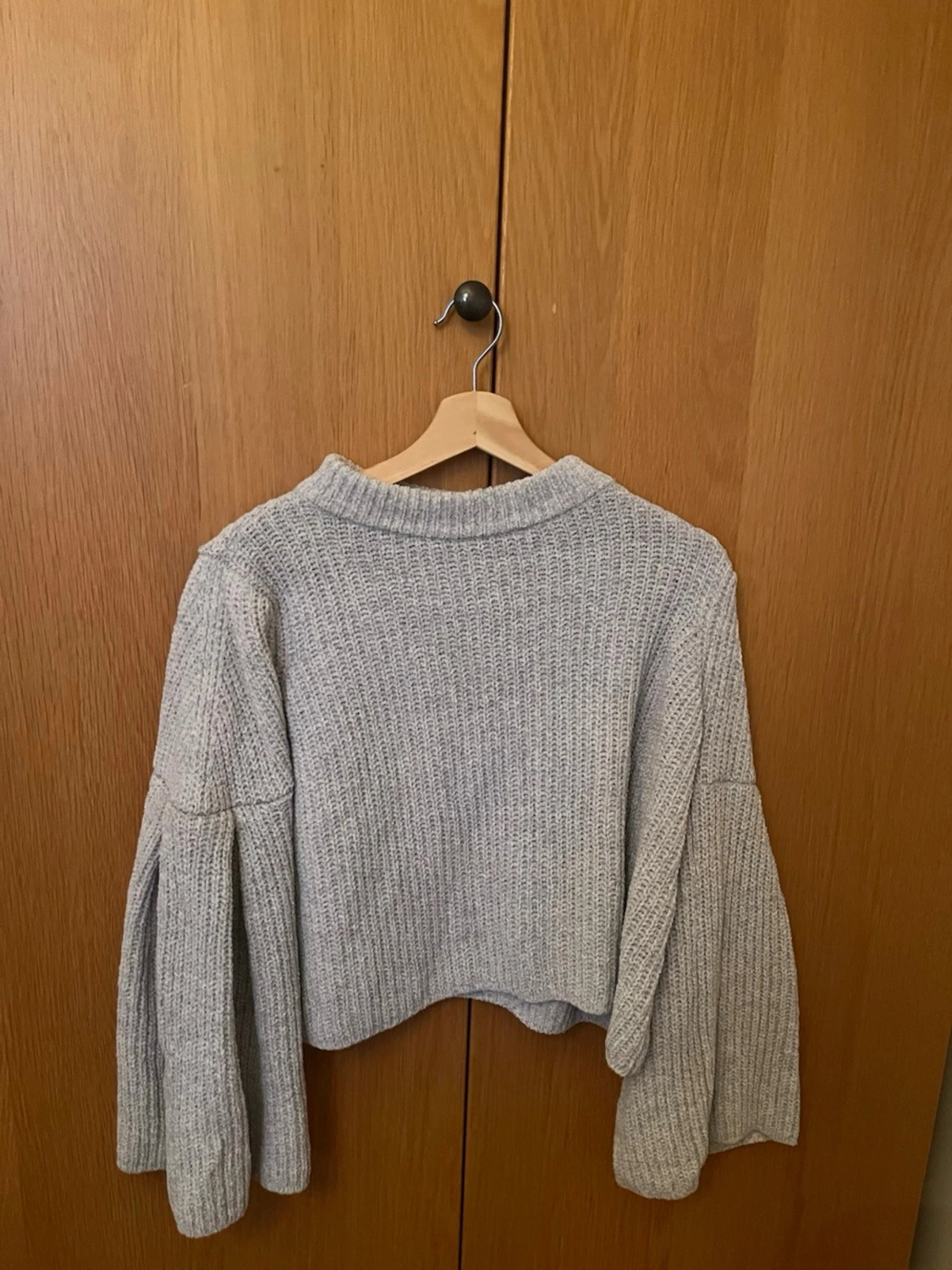 Ljusblå stickad tröja från Mango