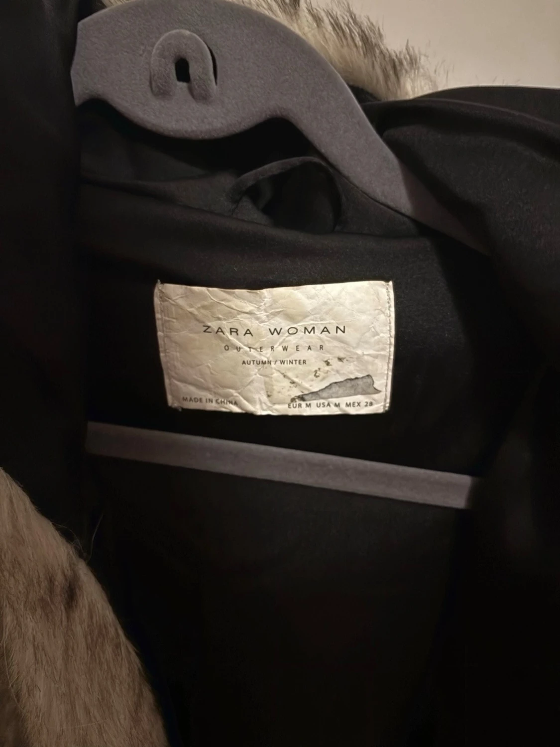 Grå pälsjacka med huva från Zara Woman - 2