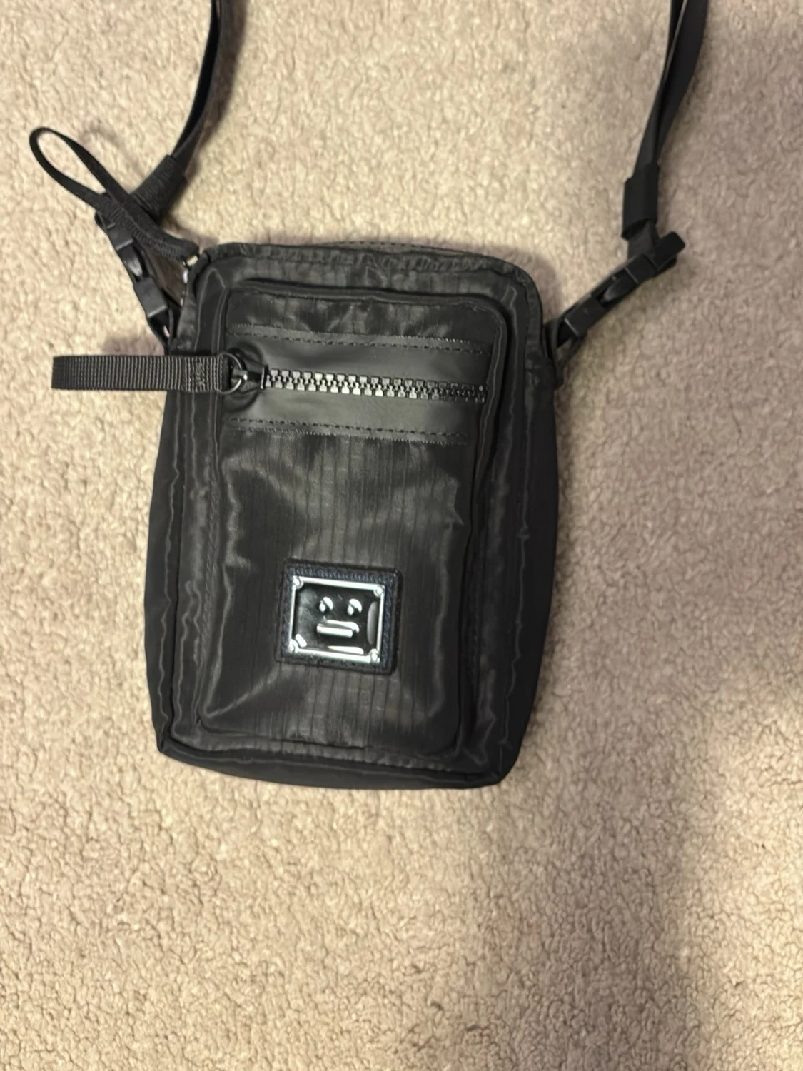 Svart axelväska från Acne Studios - 1