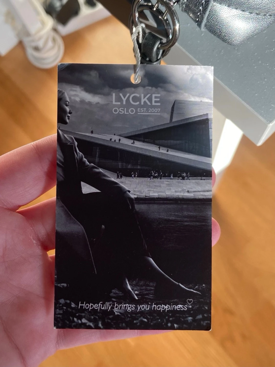 Svart kuvertväska i skinn - 4