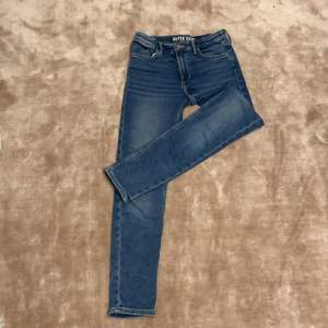 Jättefina jeans ❤️🌸🙌🏼nyskick❤️🌸 inga defekter❤️🙌🏻🌸köpta för 195kr🙌🏼49kr styck❤️🌸👍💕🙌🏼- 10%