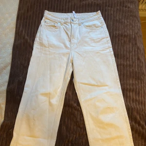 Raka vita Jeans  - Rak jeansmodell i bra skick. W: 29 L:30