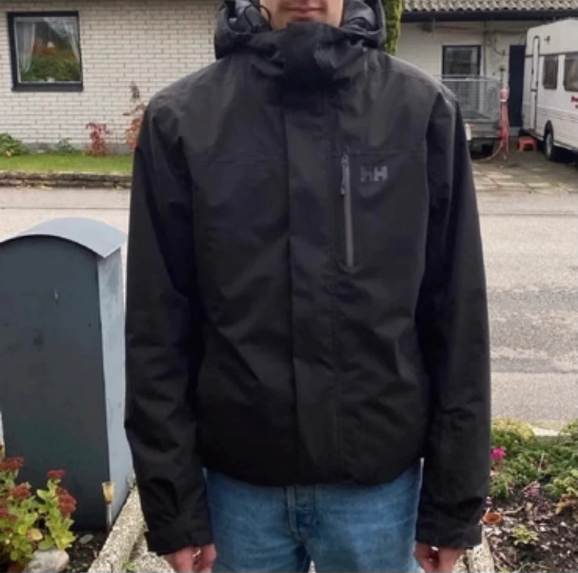 svart helly Hansen jacka 