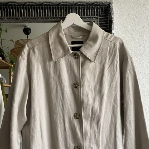 Linnekappa  - Kappa från Lindex i linnematerial. Fint skick🤍