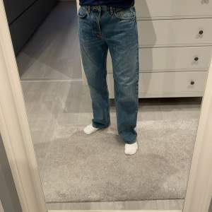 Ett par riktigt feta jeans ifrån nudie i nyskick och storlek W30 L32. Nypris på dessa ligger på 1600kr