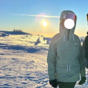 Dope jacka - Jättefin grön dope jacka!🤩 Endast använd 1 säsong så som nyskick. Pris kan diskuteras vid snabbt köp🏂🎿