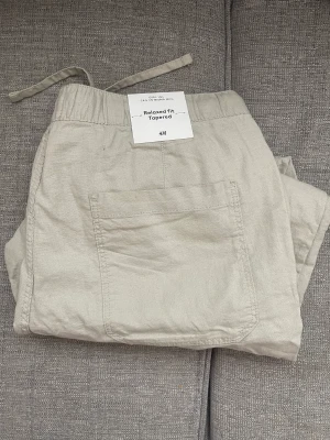 Linnebyxor HM - Nya linnebyxor från hm, relaxed fit.