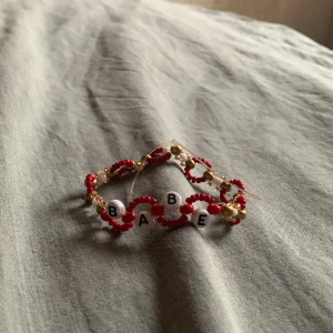 Friendship bracelet - Friendship bracelet  Låt:Babe 40kr st 3 för 100kr