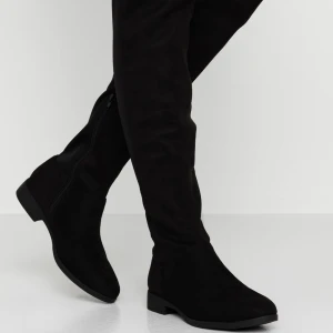 Overknee stövlar - Knappt använda. Skriv för fler bilder💕