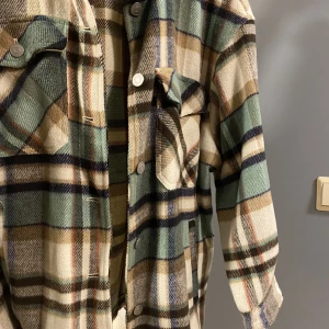 Zara jacka - En vår jacka från Zara i storlek Xs. Helt oanvänd, säljer för 130kr. Orginalpris 499kr. 🩷