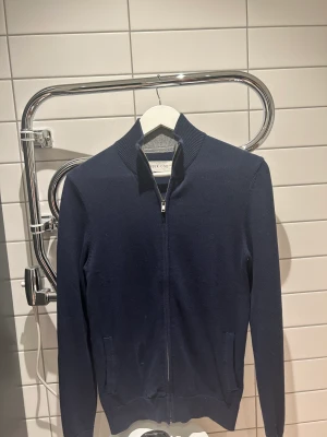 Pier one zip - Pier one zip storlek xs/s  Skick 7/10  Använd fåtal gånger nypris 329