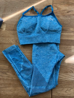 ICIW set - Tights och topp från ICIW i blåmelerat. Använt men fint skick. Storlek XS. 🩵