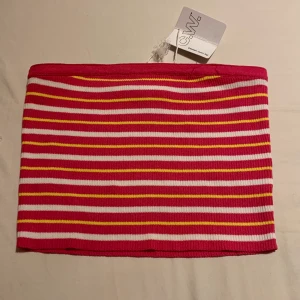 Tub Topp från C.W - Carin Wester Tub Topp aldrig använd därav Prislapp kvar och inte bilder på, för liten också. Passar jätte fint med jeans men samt shorts o kjolar! Kom privat för fler frågor,mått eller bilder💕  Pris går o diskuteras!