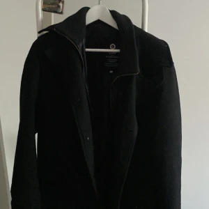 Vintage kappa med knappar och dragkedja - Gammel kappa men fortfarande snygg😍😍