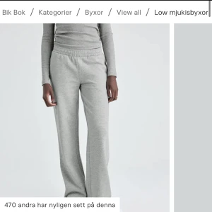 Lågmidjade mjukisbyxor - Säljer mina lågmidjade mjukisbyxor från bikbok då dom är försmå och kommer inte till användning 