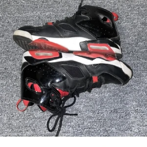 Jordans  - Säljer dessa nu för att jag växt ut de. De är i bra skick och har bara används några gånger