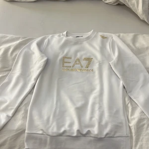 Emporio Armani tröja - Precis som ny, inga fläckar 