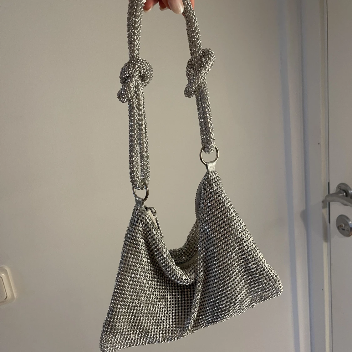 Glittrig väska 