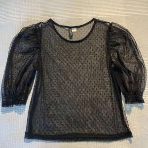 Snygg meshtopp - Jättesnygg topp för en utekväll eller för alla tillfällen du vill känna dig extra fin ;) använd 1 gång! 