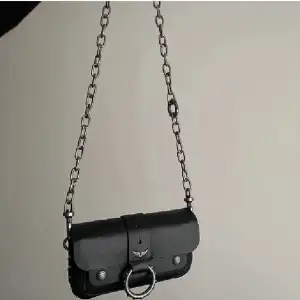 Säljer min super snygga ”Kate Wallet Bag” från zadig. Nypris ca 4300kr. Pris kan diskuteras. Inga defekter!💞