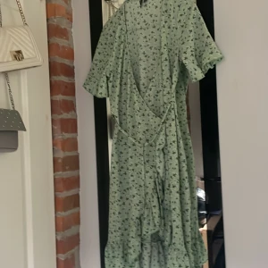 Klänning  - Jättefin sommarklänning i bra skick