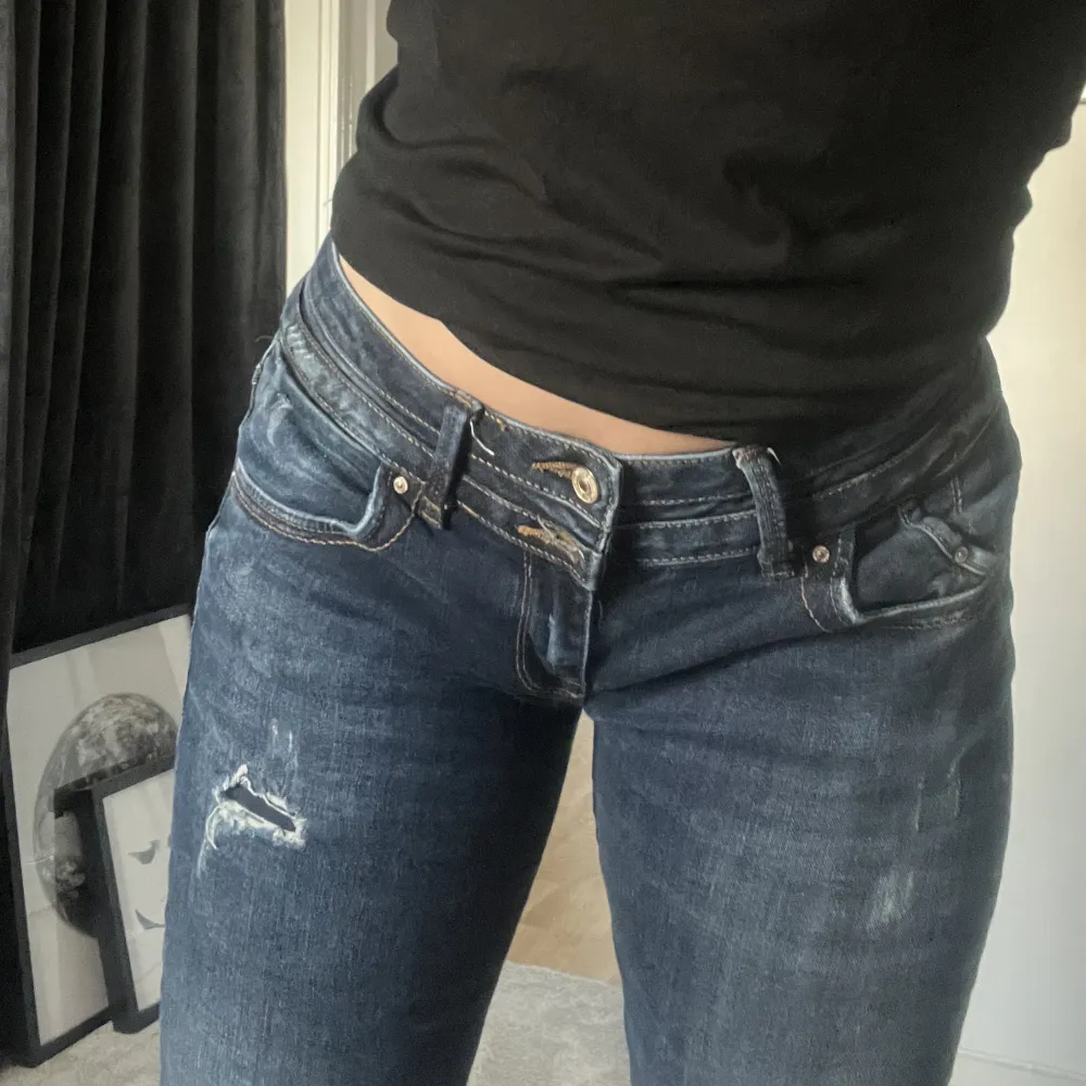 Säljer dessa supersnygga LTB jeans då de inte kommer till användning längre💗   . Jeans & Byxor.