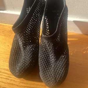 Högklackade skor - Nästan nya 