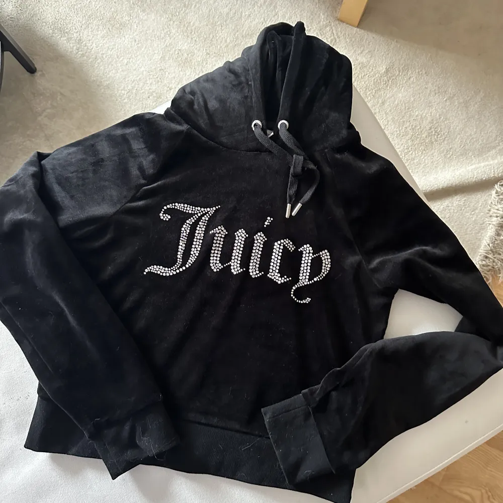 Juicy couture hoodie i strl S, använd 1 gång. Nyskick!. Hoodies.
