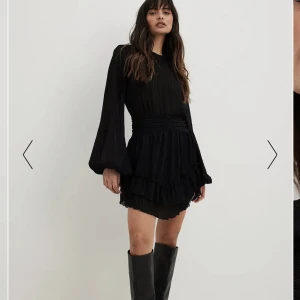 Oanvänd klänning nakd  - Helt oanvänd nakd klänning, prislappen fortfarande kvar och enbart testad 