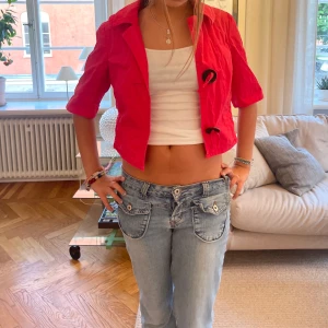 Kappa - Säljer denna jätte snygga röda kappa ❤️❤️😝☀️🌸❤️‍🔥